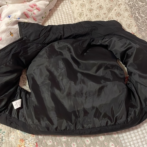 Black puffer vest - Picture 2 of 4